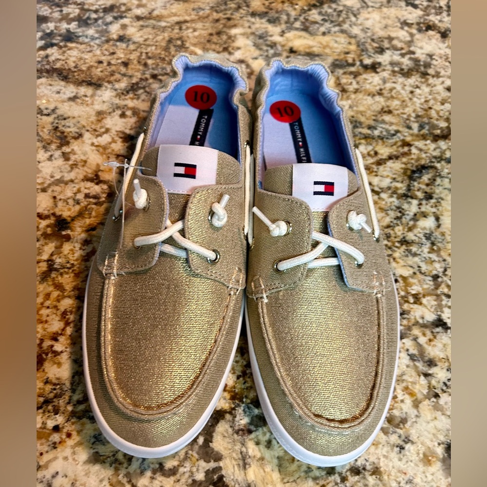 NWT Tommy Hilfiger sz 10 Loafers with White Accents Metallic Gold Boat Shoes